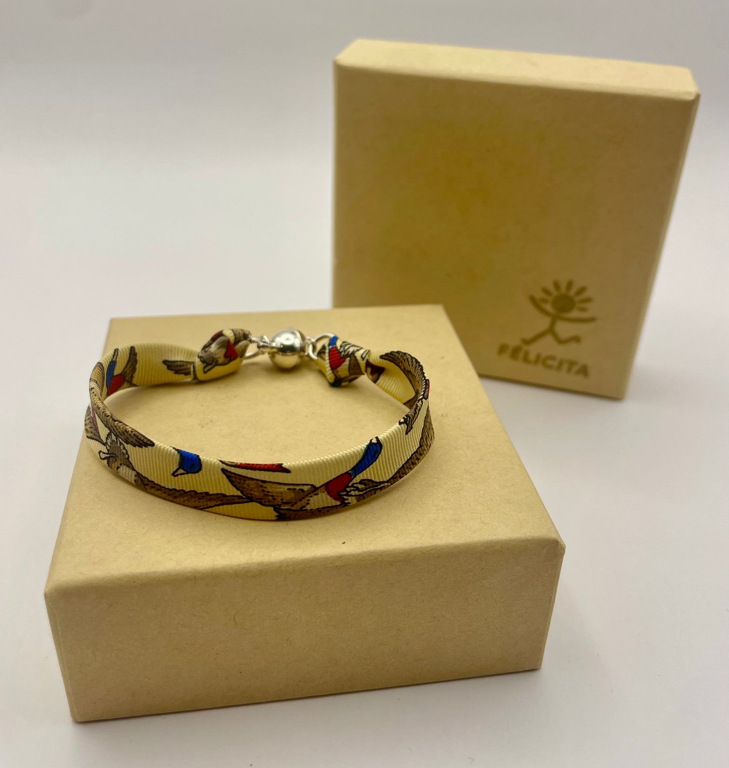 Bracelet ruban de soie jaune motif canards sauvages