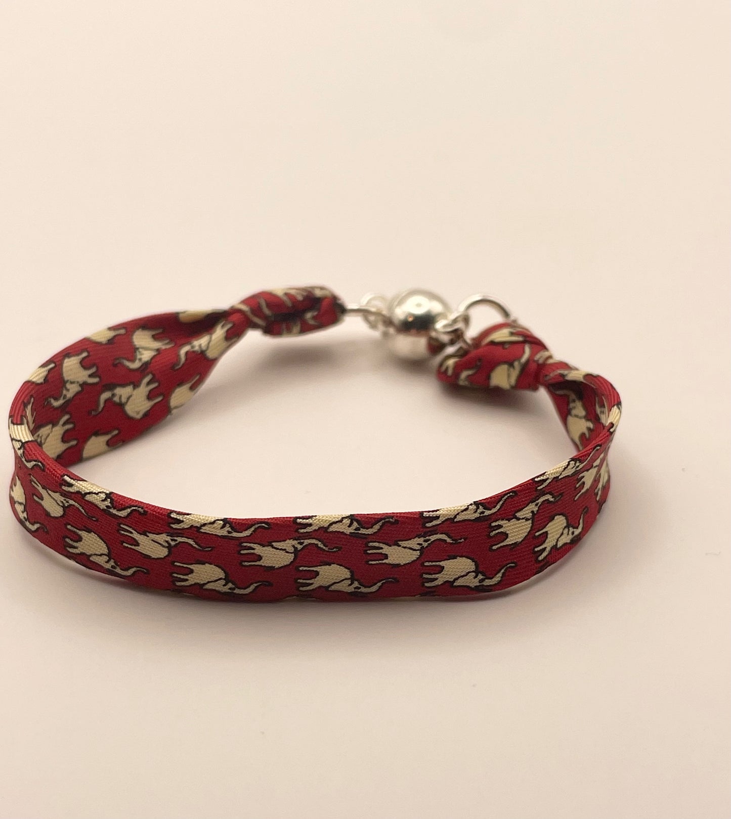 Bracelet ruban de soie éléphants