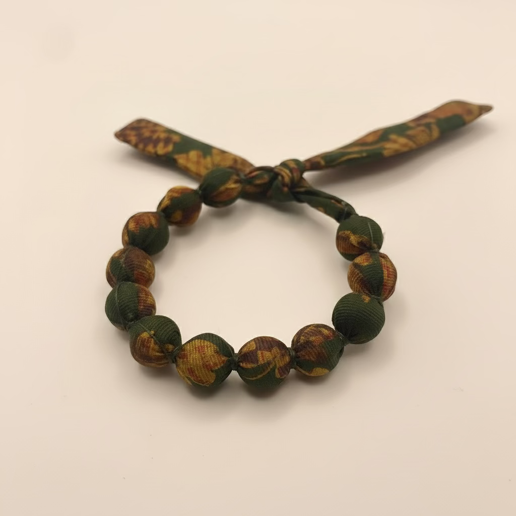 Bracelet perles de soie feuilles d'automne