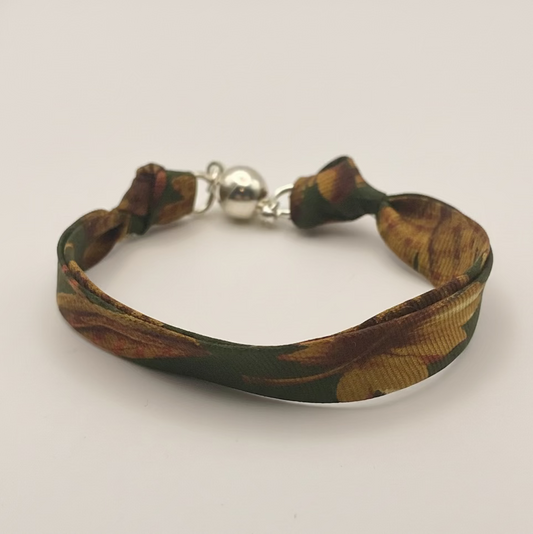 Bracelet ruban de soie feuilles d'automne