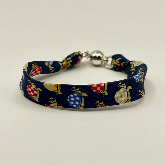 Bracelet ruban de soie bleu motifs petites tortues