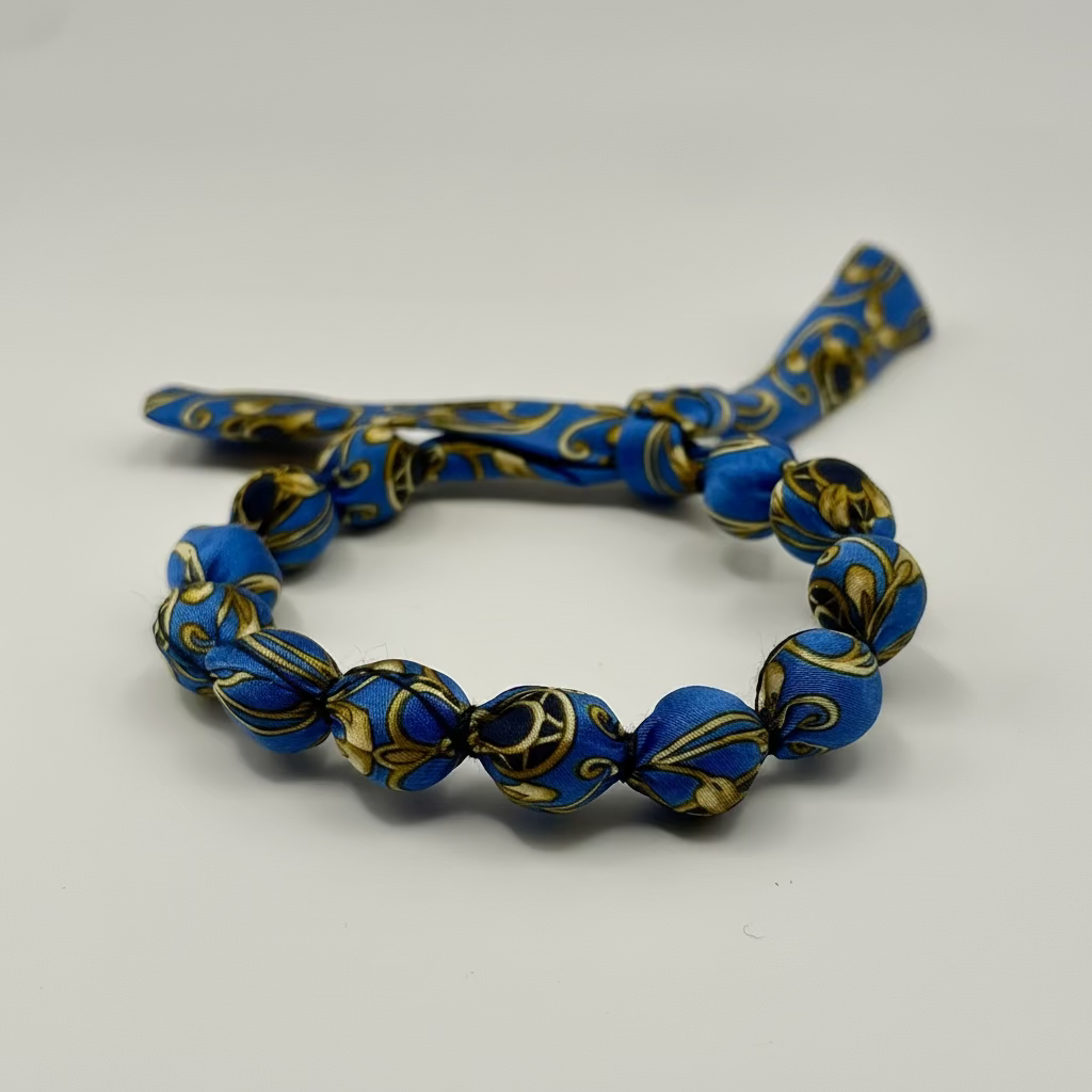 Bracelet perles de soie bleu électrique