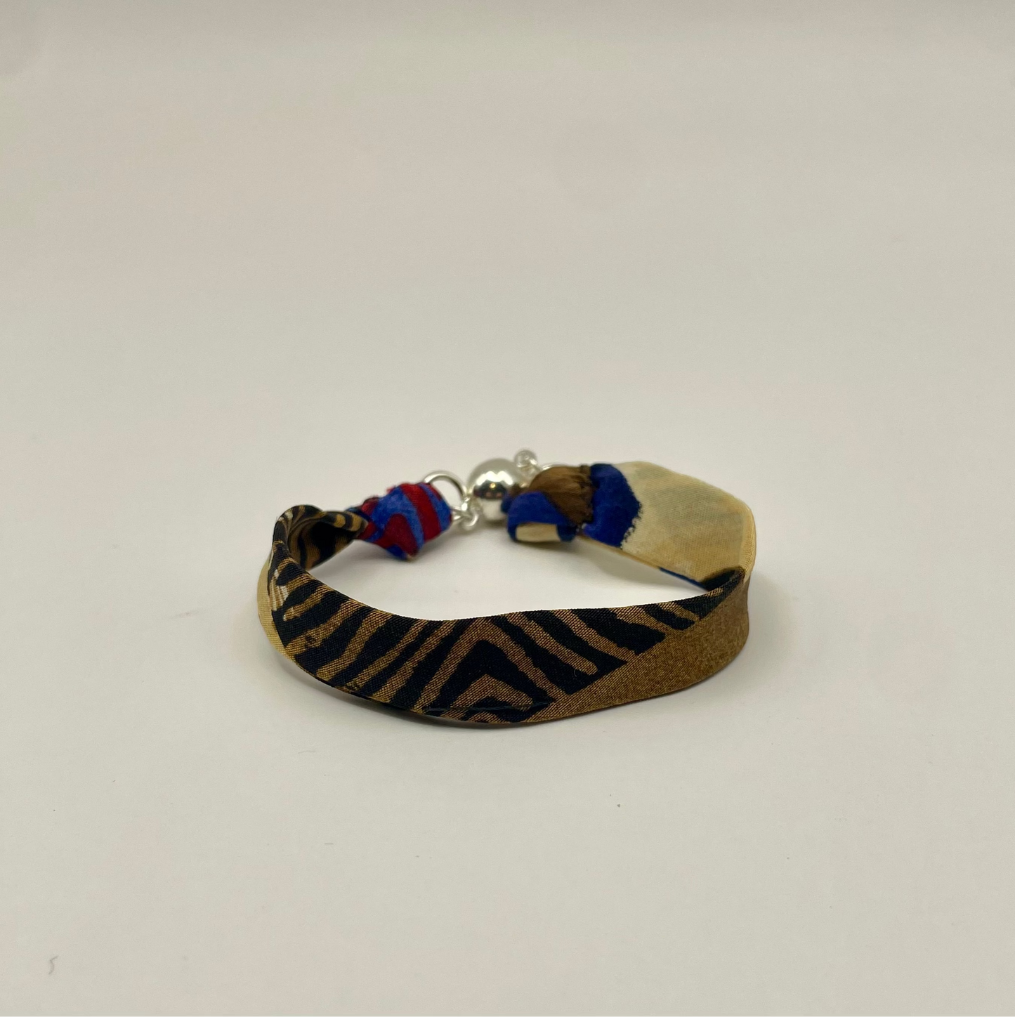 Bracelet ruban de soie motifs primaires