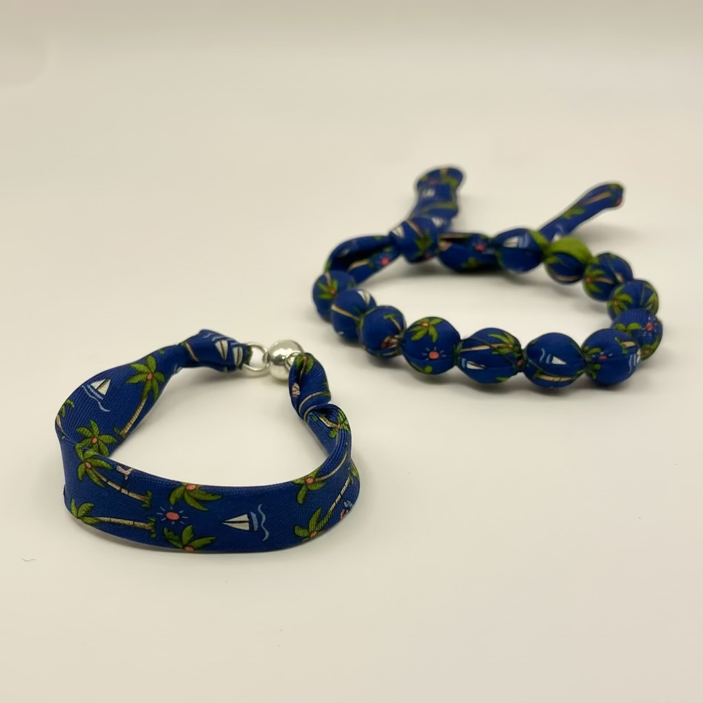 Bracelet ruban de soie bleue ,voiliers et palmiers