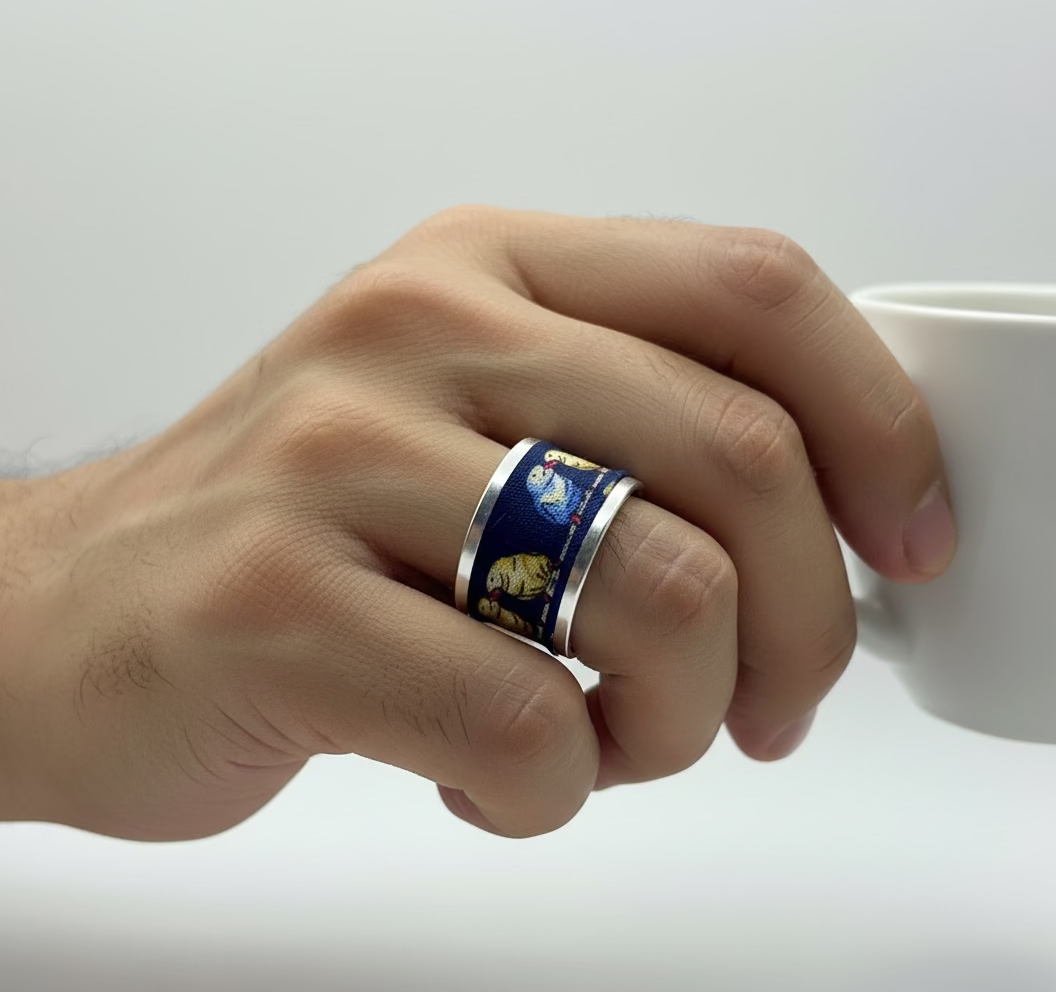 Bague ajustable en acier Rodhier en soie les perruches